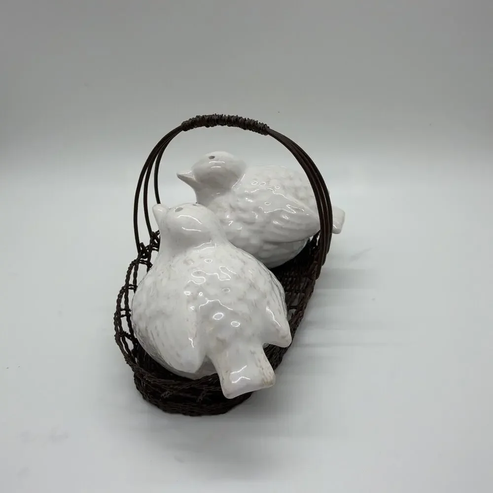 Chicks Birds Salt Pepper Shakers in Wire Country Basket Ceramic